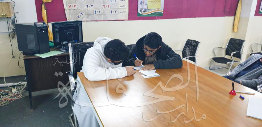 ضمن الانشطة العلمية في المدارس مسابقة أوائل الطلاب في مادة الرياضيات الصف الثاني الثانوي - مدارس الصحافة