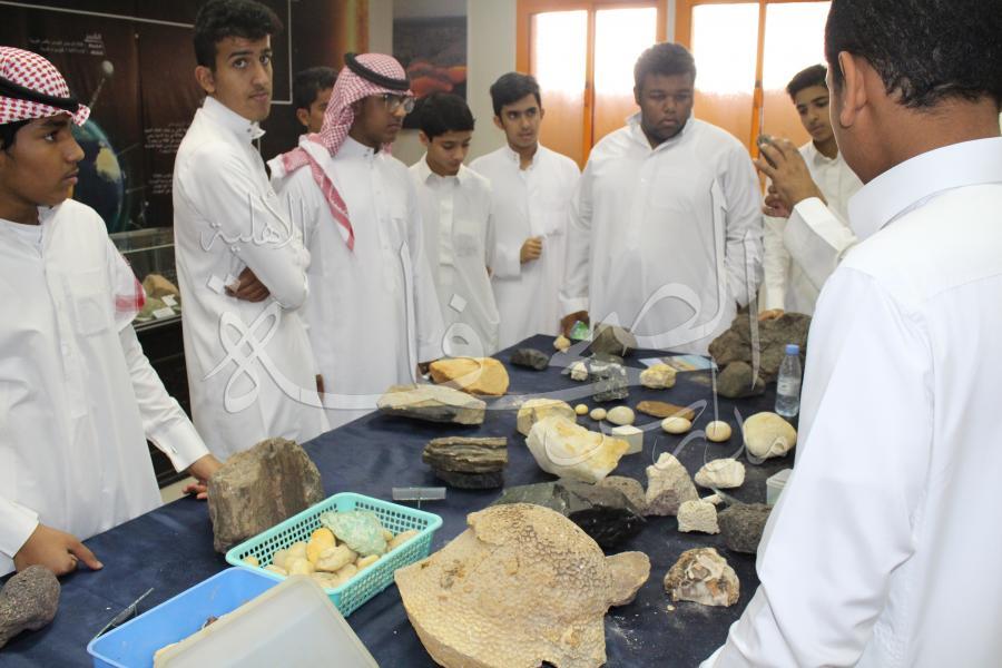 زيارة طلاب ثانوية الصحافة إلى النادي العلمي والقبة الفلكية